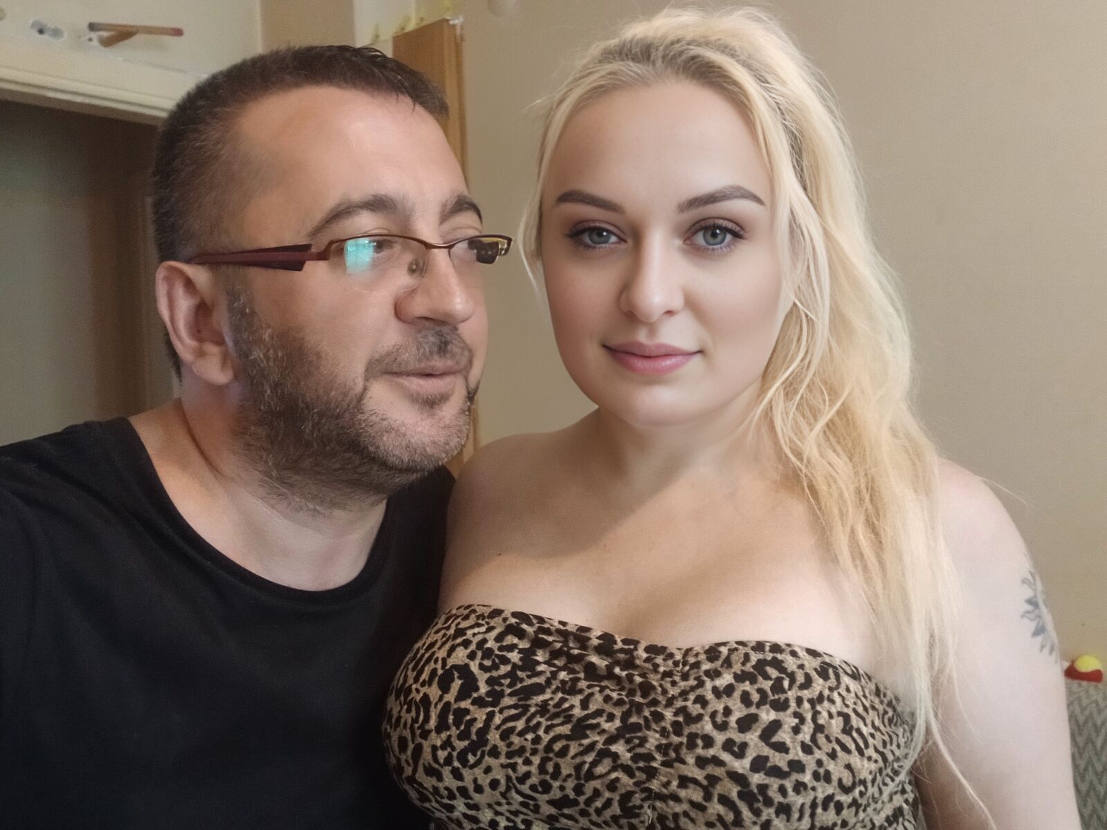 Live cam for SelinSedat