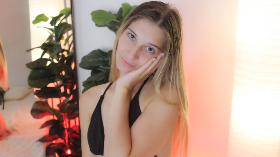 Discover LauraPurr VIP show