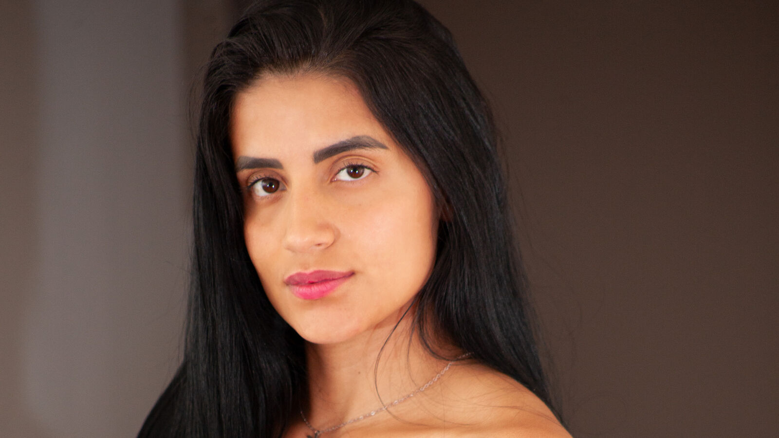 MelinaLuxe erotic portrait