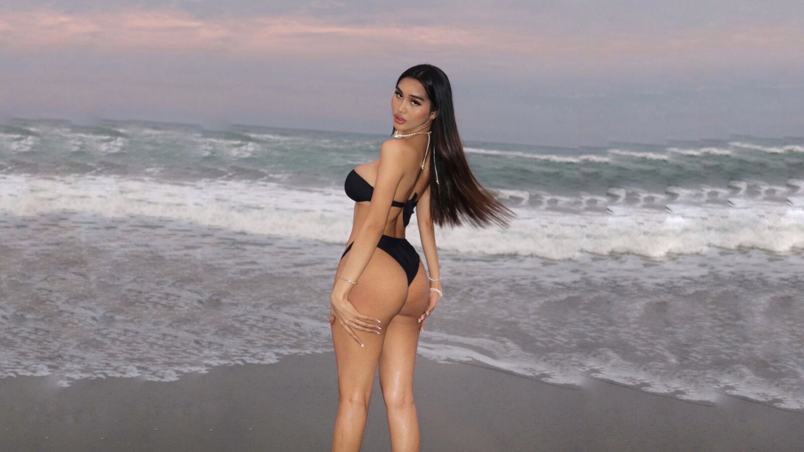 LilyGrande erotic portrait