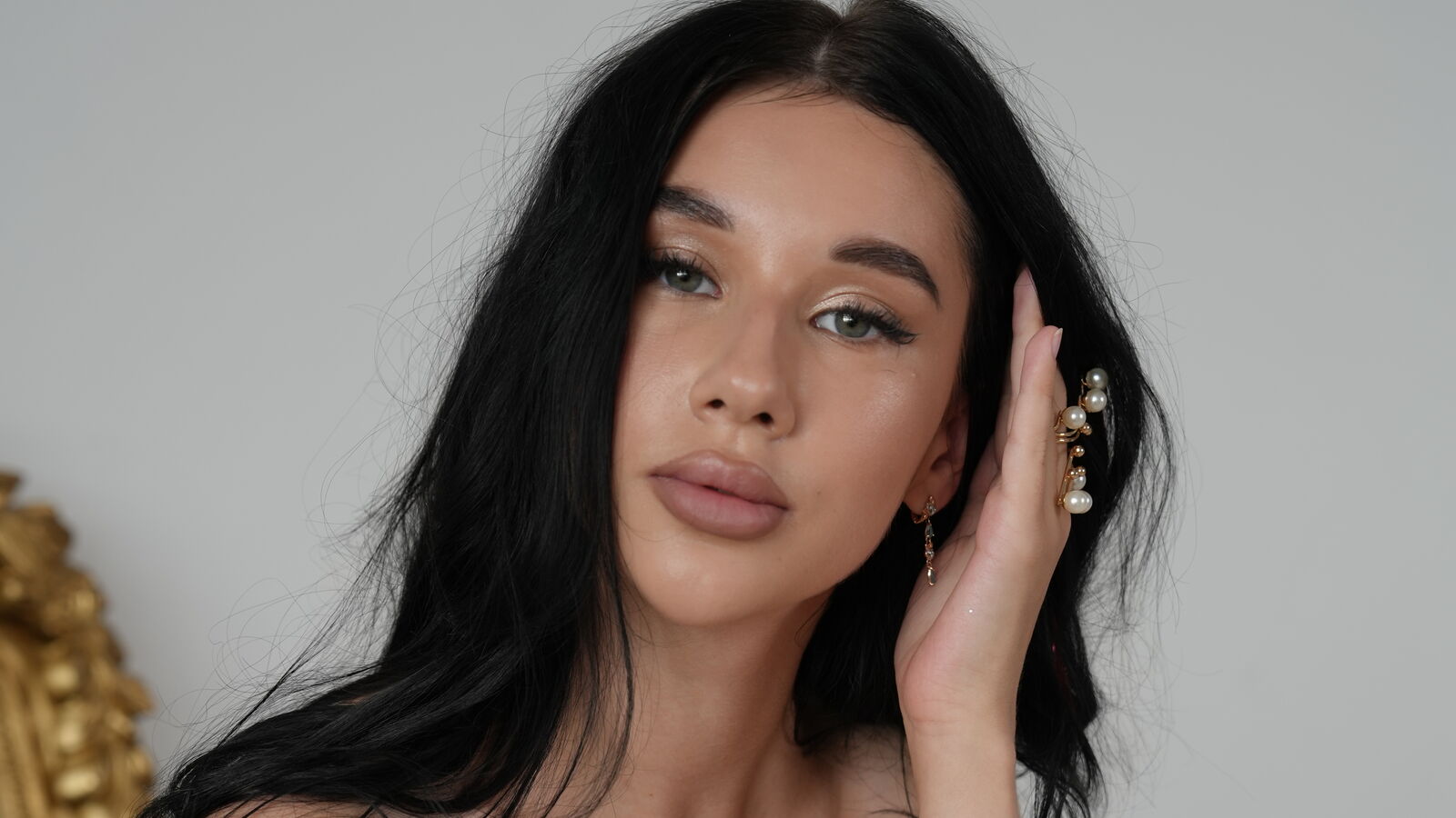 GiaDarling erotic portrait