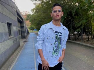 AxcelCullen - LiveJasmin Young Boy 