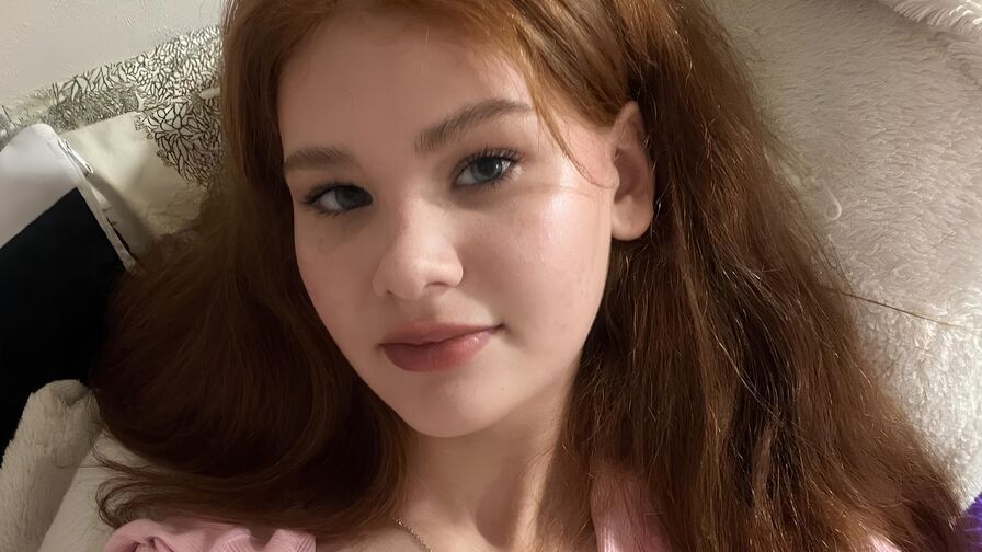 Watch DelisaKloeker live on Fleur Mature