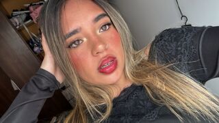 Kostenlos Nackt EllyeConnor