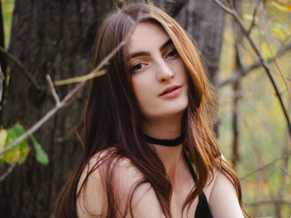 DaniaHollf live cam performer profile