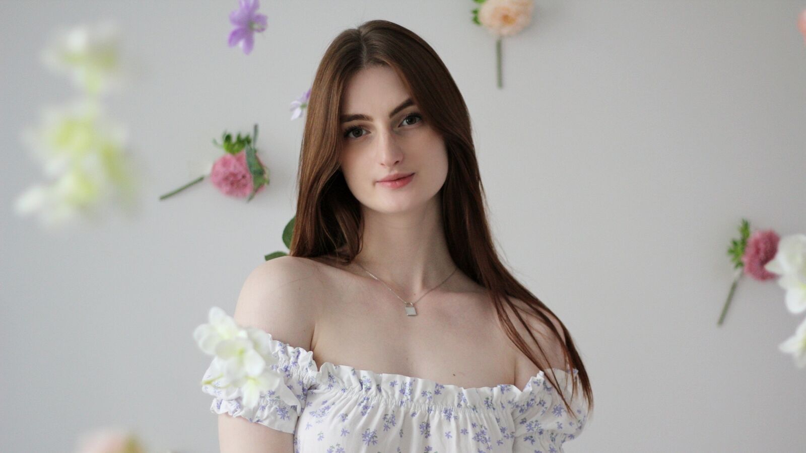 DaniaHollf erotic portrait