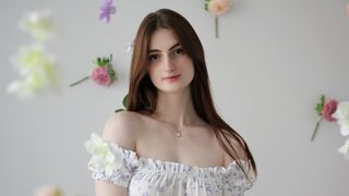 Free Nude DaniaHollf