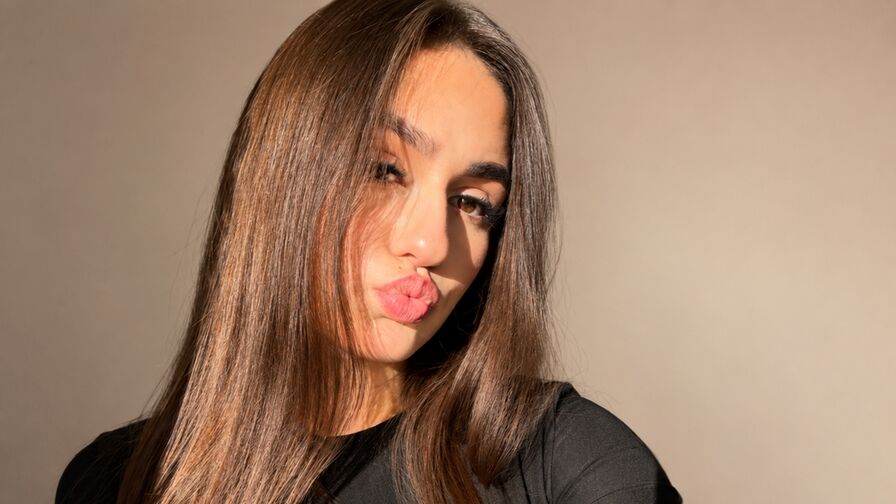 MiaMeyson – Female | Glam Magazine