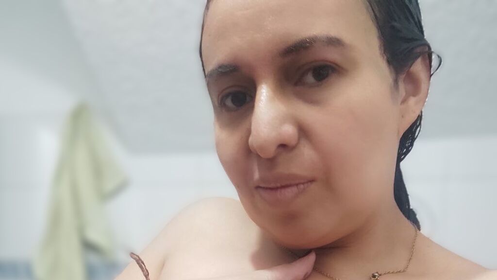 Live Chat with IbannaBely on LiveJasmin