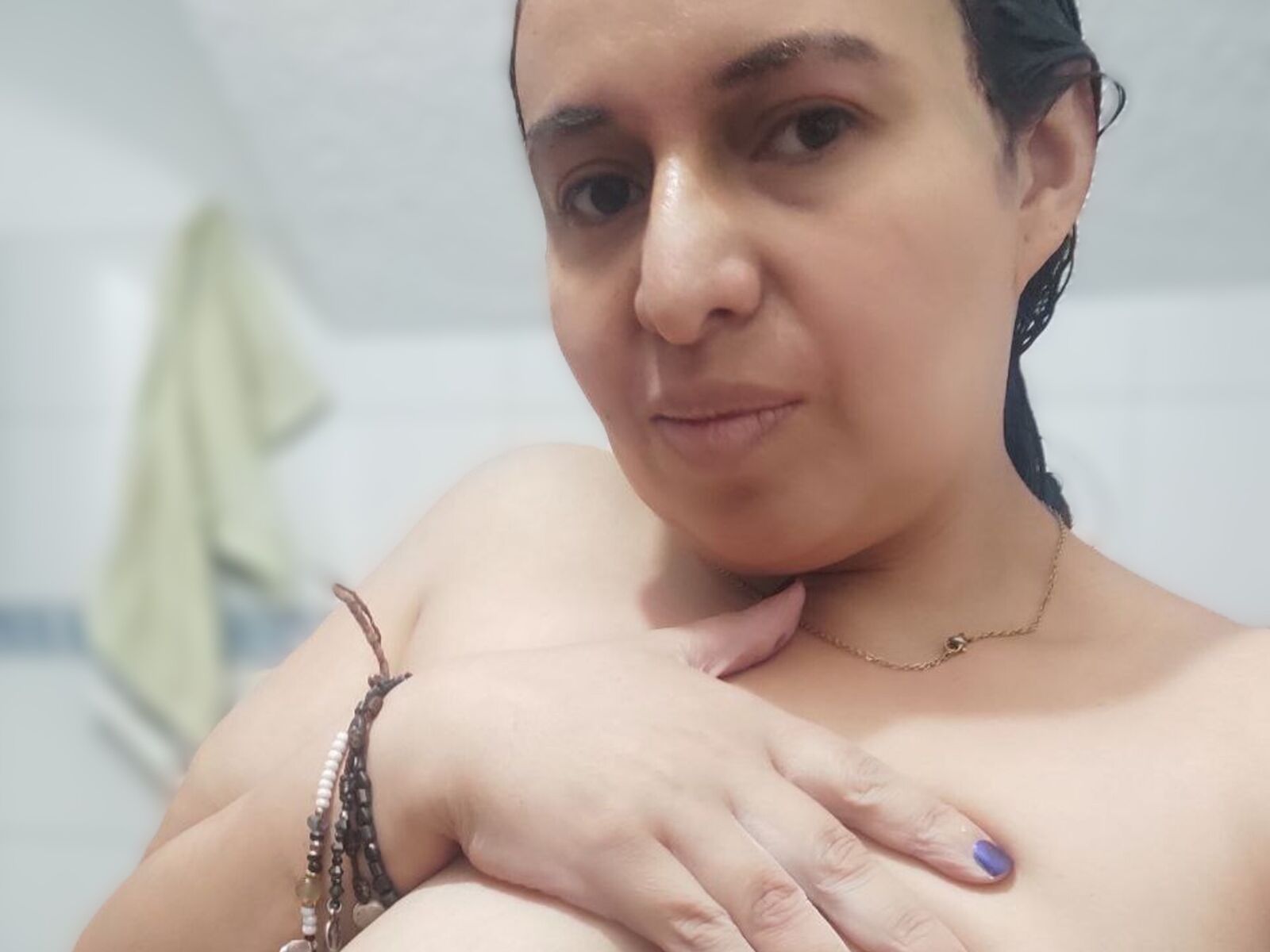 Live cam for IbannaBely