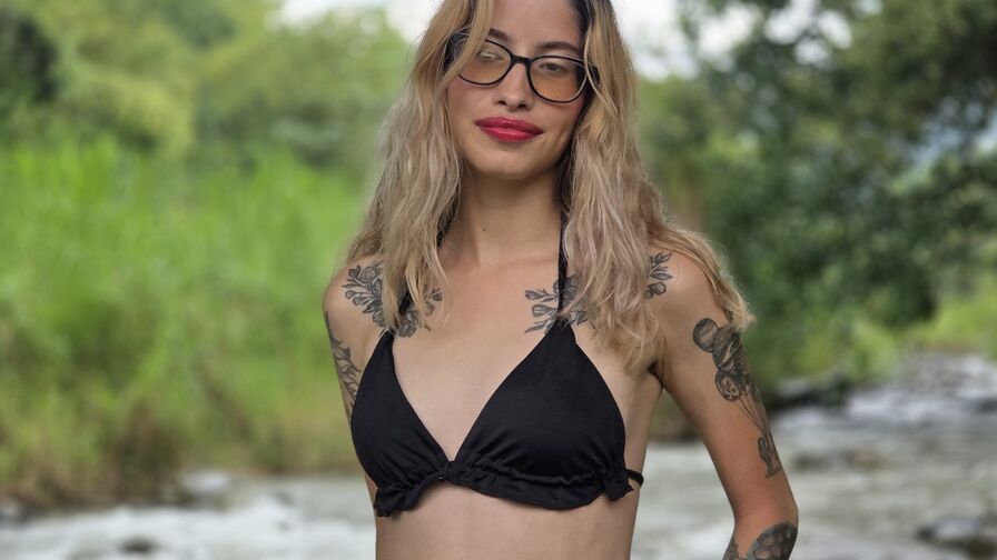 Watch MerryMendezz on RecordedMilf.com