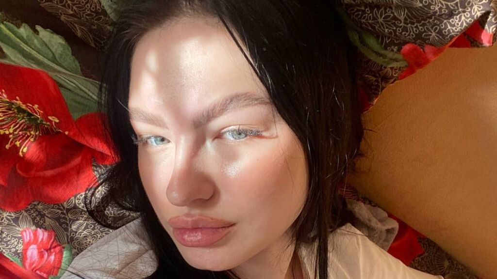 AnnisCaryl online on GirlsOfJasmin