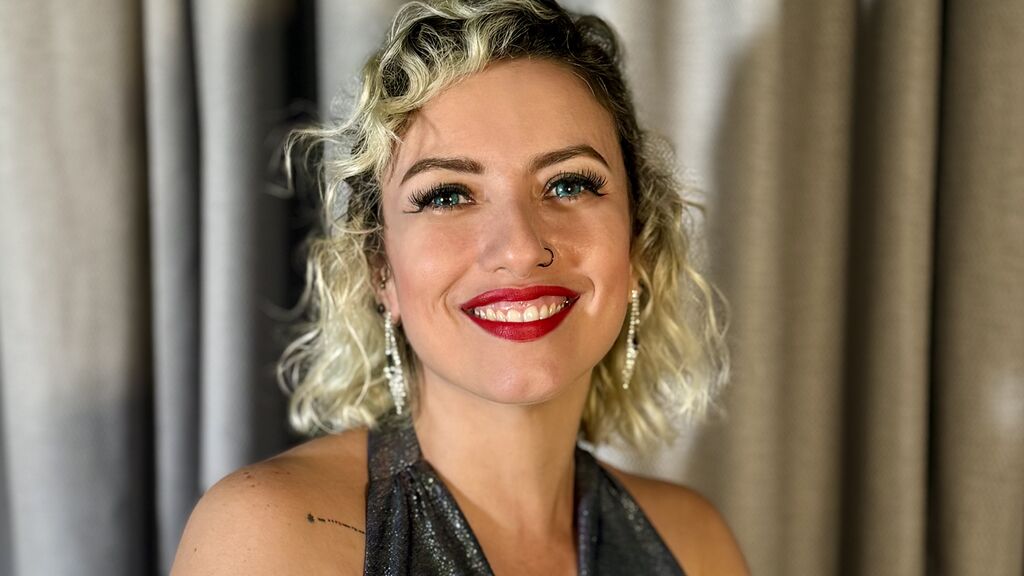 MarilynLeroy live cam model at LiveJasmin