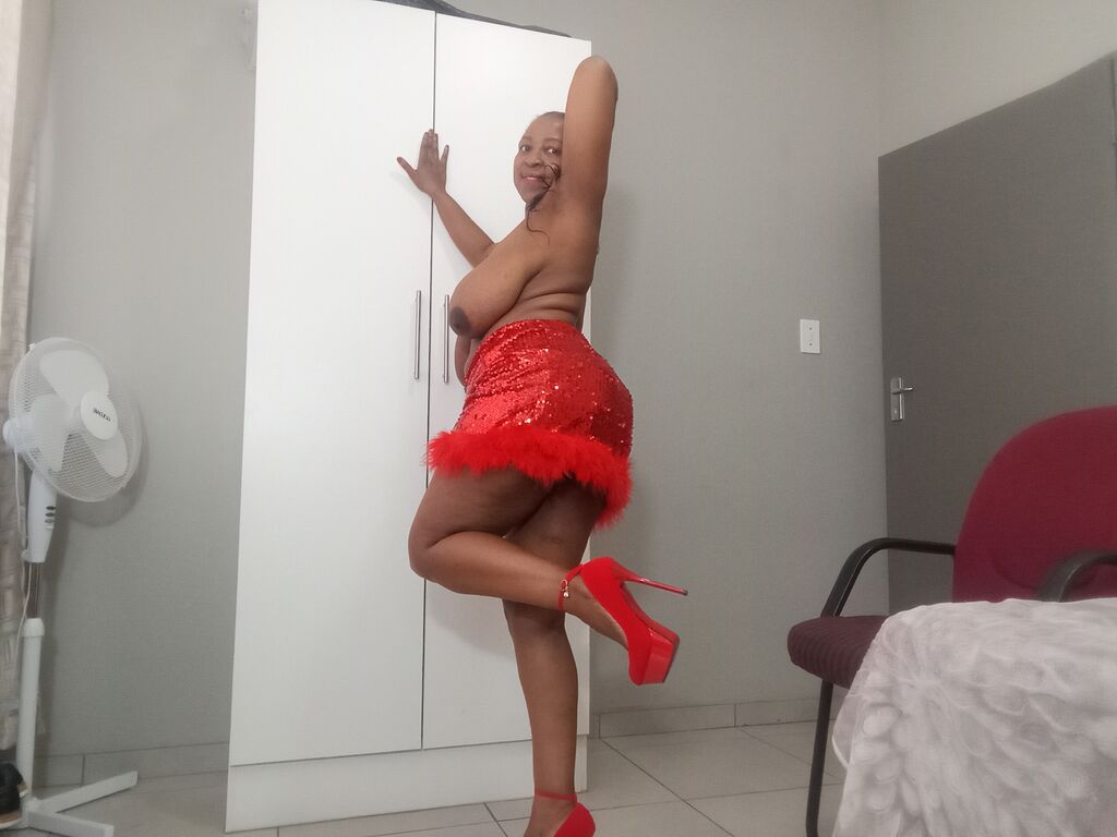 TessaMand Nude
