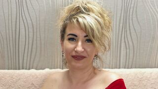 CassieRae related free chat preview