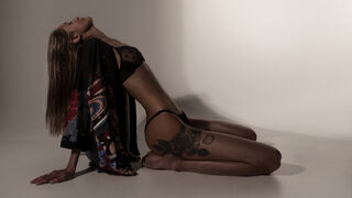RoseBlossome Live Webcam on LiveJasmin