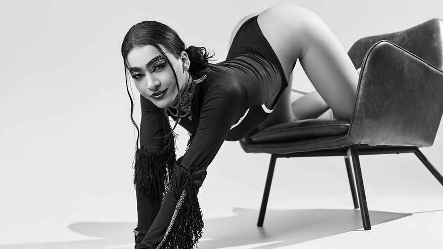 SiennaDark live cam model on MistressWorld