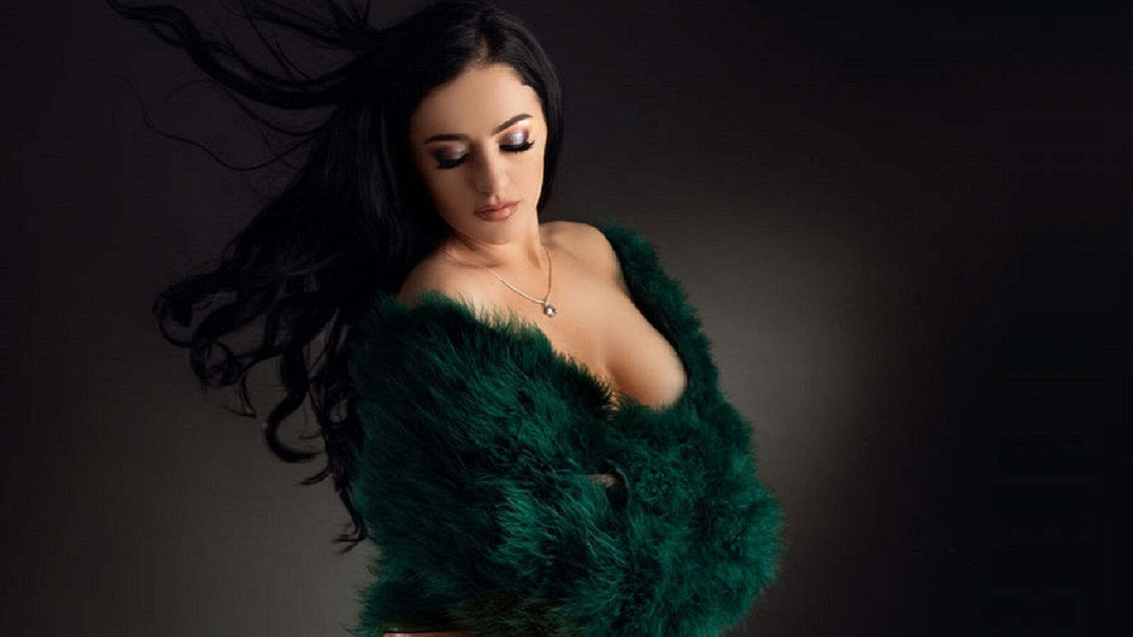EvaBennson glamour portrait