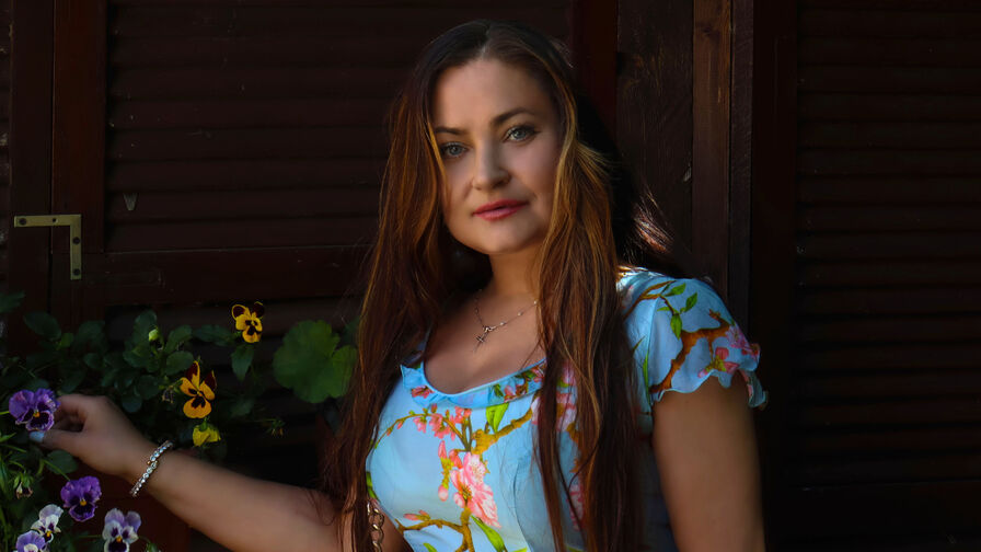 Watch EricaBloomen on CoolMagazineOnline.com
