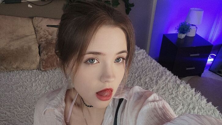 MonnieMoniz live webcam show