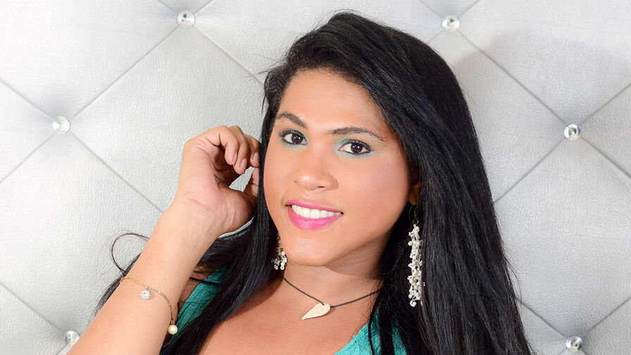 Watch ZahoryColmans on CoolMagazineOnline.com