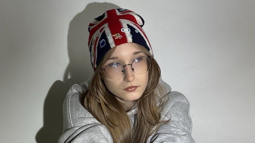 HeeSchirtzinger live cam model on MistressWorld