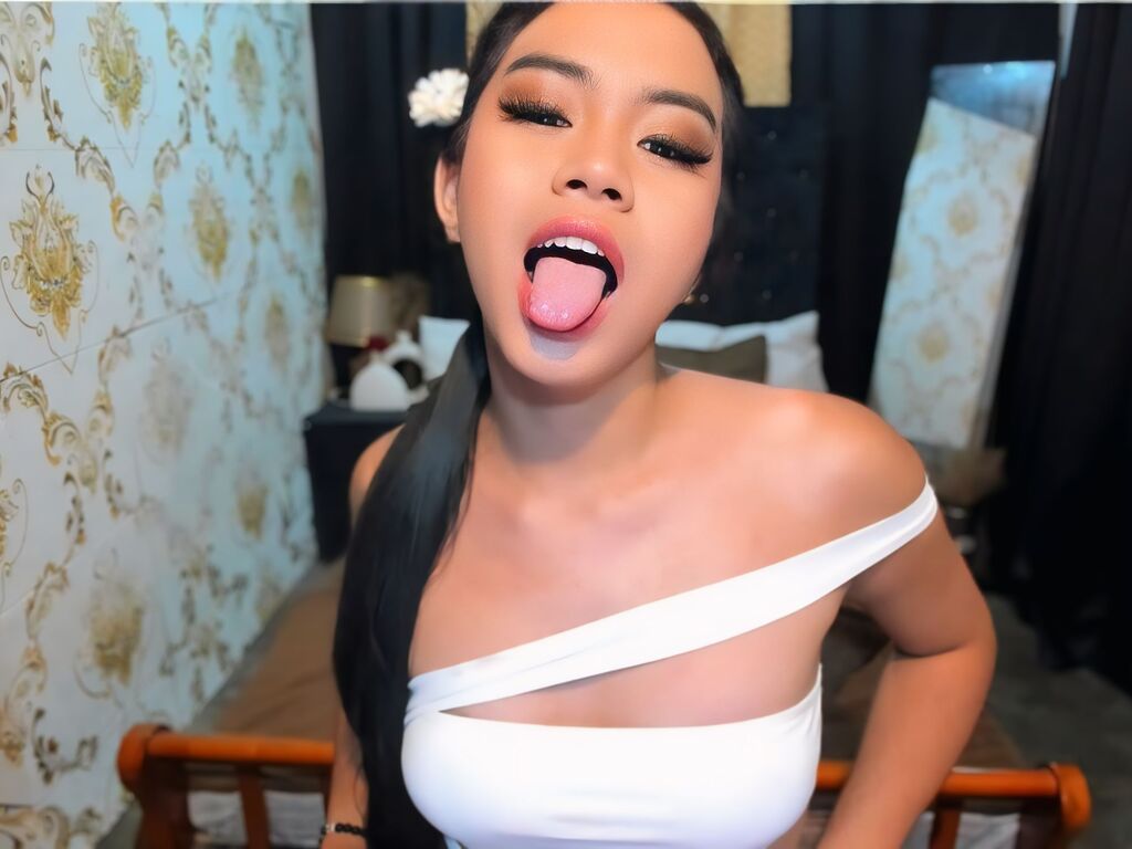 LuisaEllanor webcam show