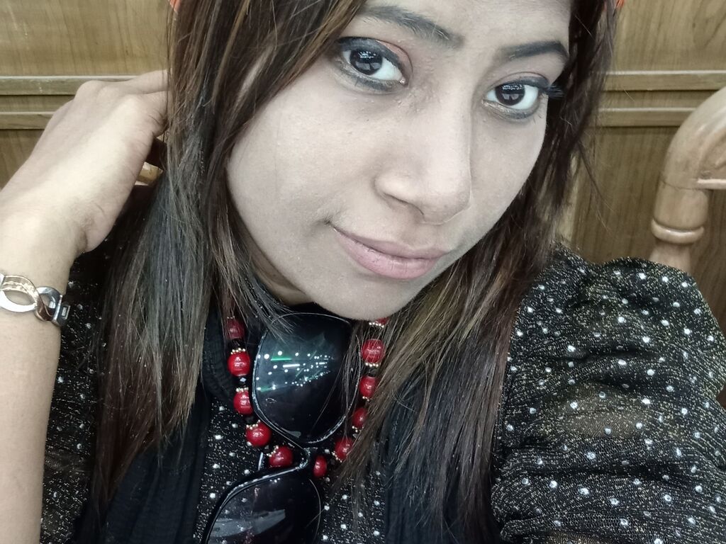 TanzilTabassum Nackt