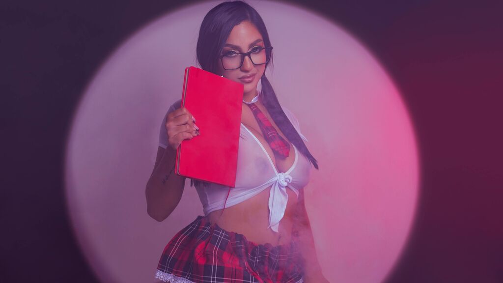 LucyClouds live cam model at LiveJasmin