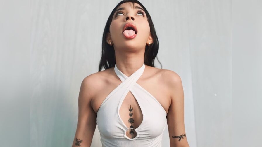 Watch RosieRous live on Widestreams