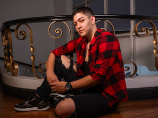 NicoHoffman is a webcam model from Colombia age 26