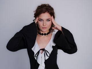 sexy striptease LessiSmith