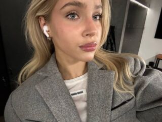 SilviaCoatsworth Live Cam Model