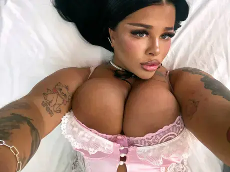 Chat with VivienneAstrid
