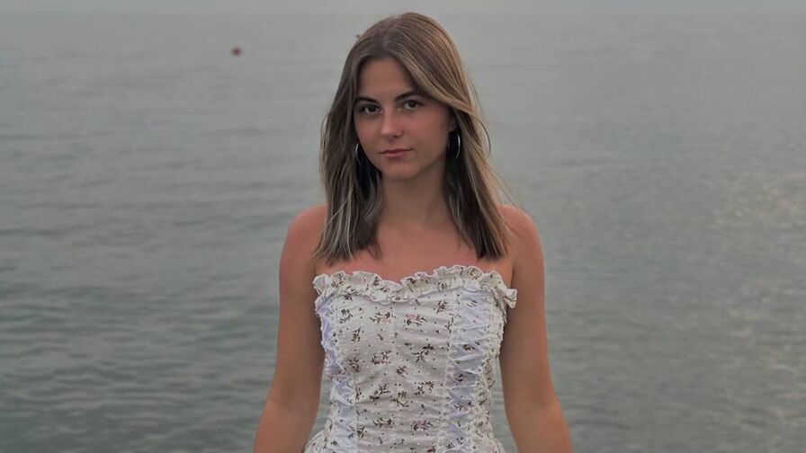 StellaWerty live cam model
