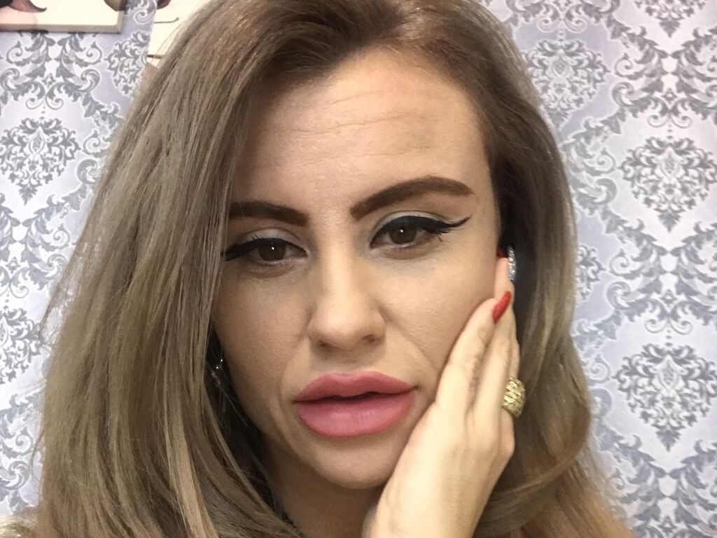 JosephineJae LiveJasmin model room profile