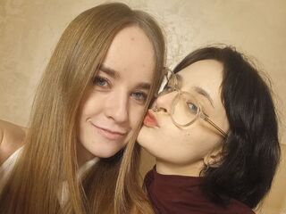 PeggyAndDiera Live sex cam chat