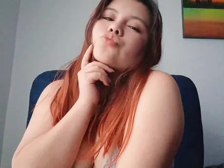 Chat with LucyPetit