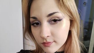 Kostenlos Nackt MakkyPiercen