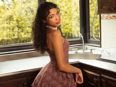 Chat with ChantalHans