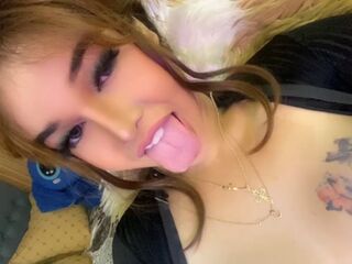 porno chatroom MicaSchneider