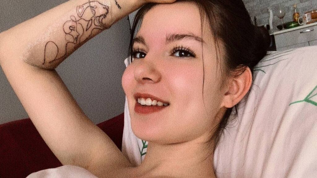 DarelBlink live cam model at LiveJasmin