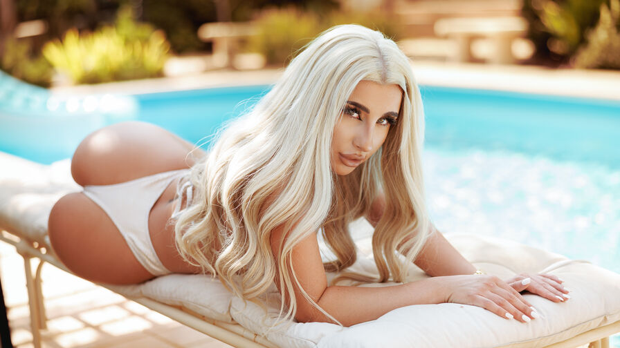 KylieAsher's live cam