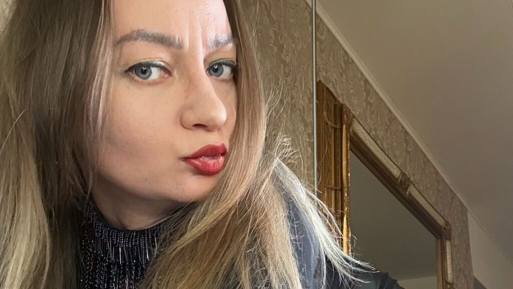 LuanDevelish online on GirlsOfJasmin