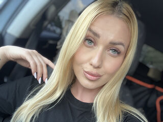 adult cam to cam AmaFox