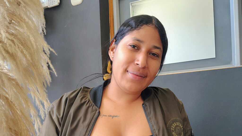 Watch  MelanyTwist live on LiveJasmin