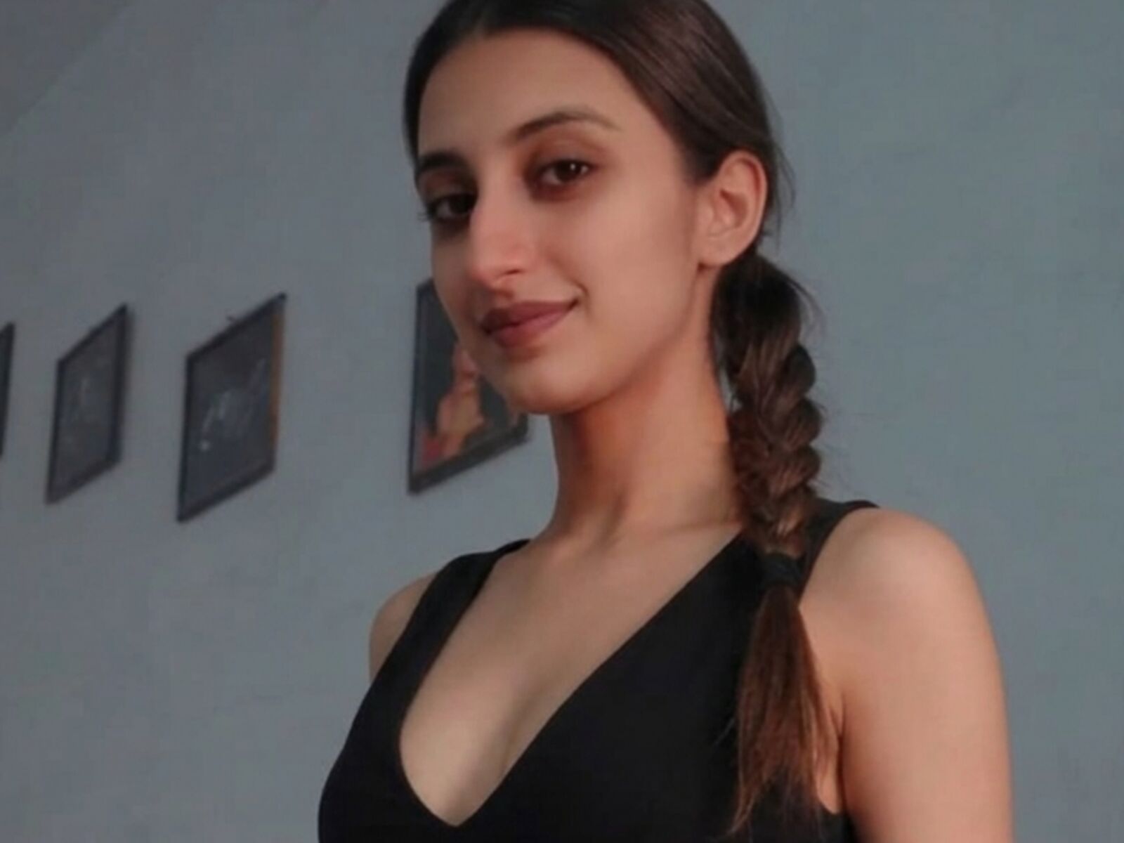 Live cam for SashaEarl