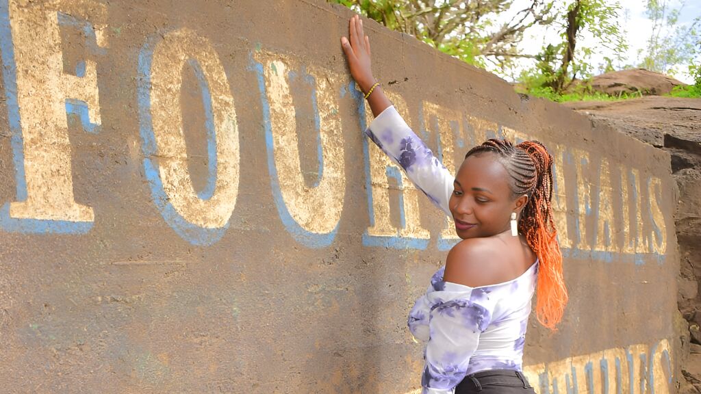 SharonAsoyi live cam model at LiveJasmin