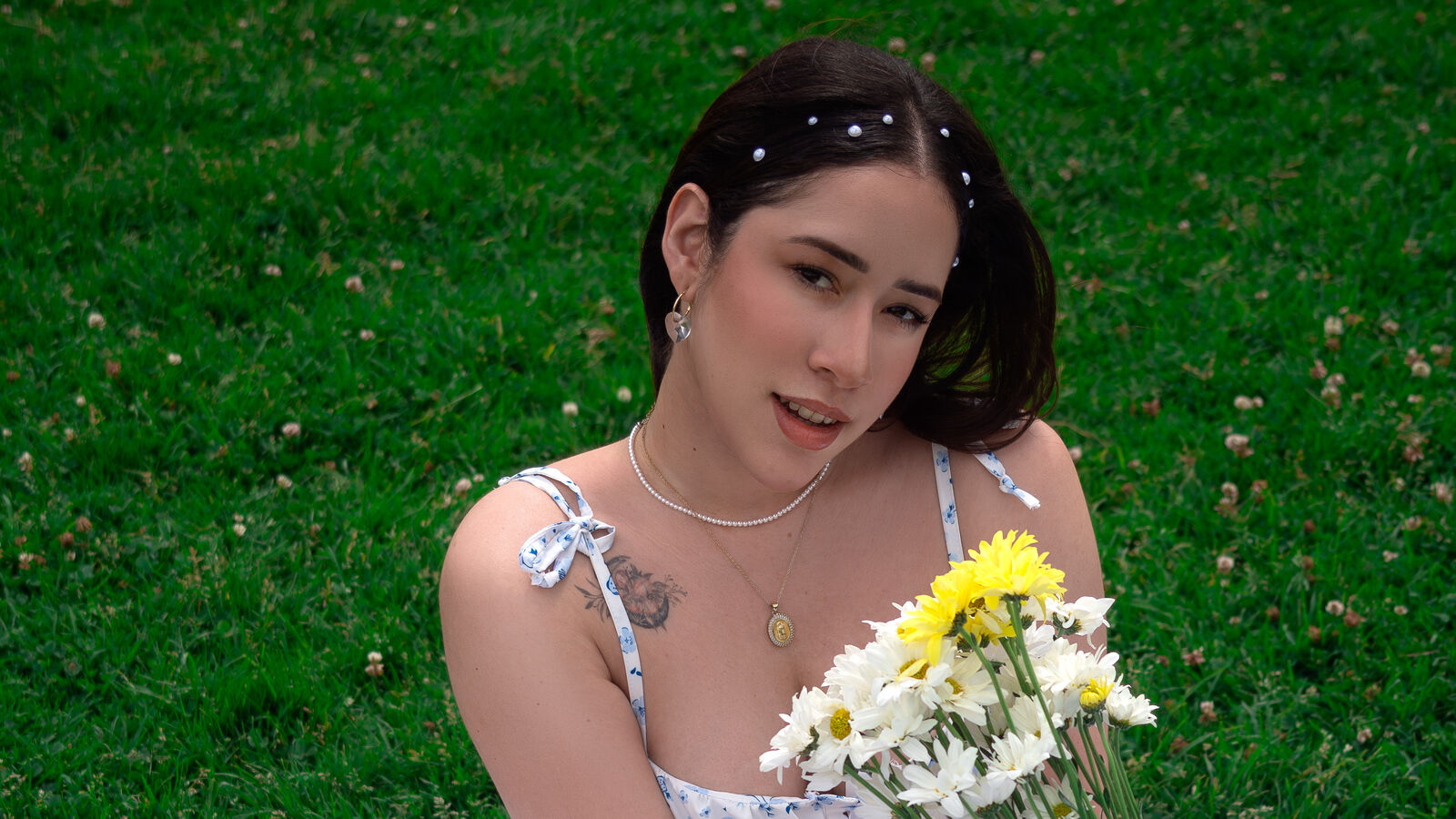 IsabellaYork glamour portrait