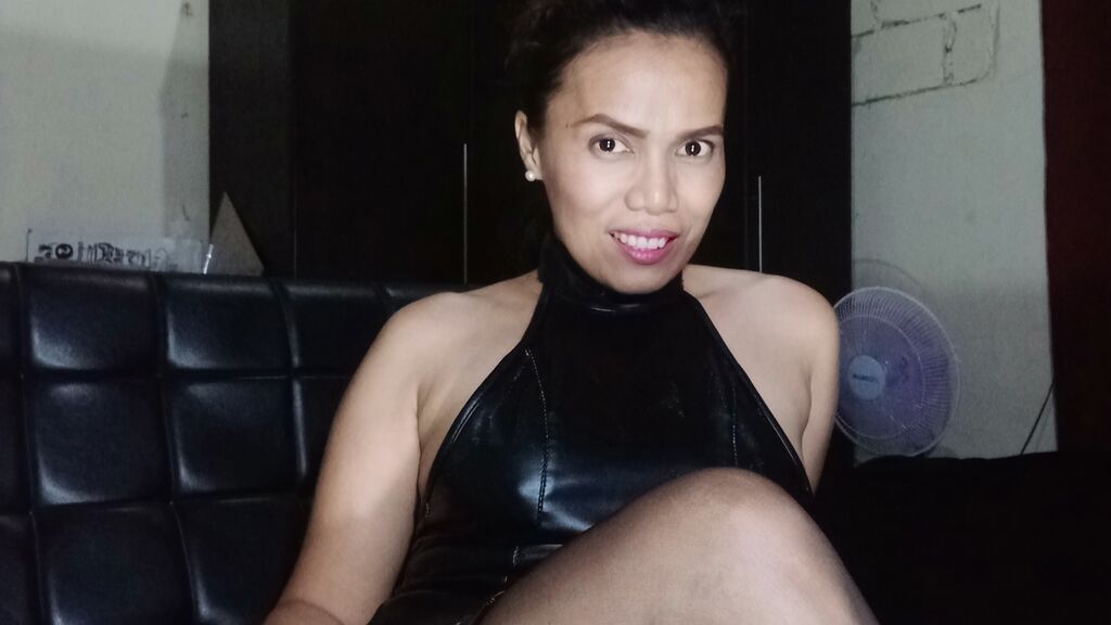 NikkiePhil live cam model at LiveJasmin